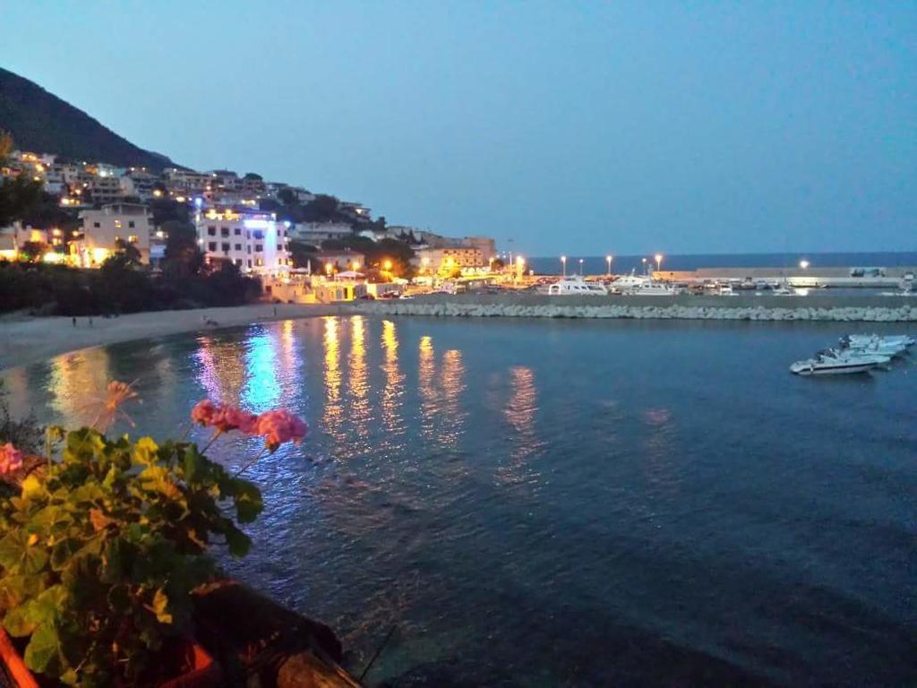 Appartamenti Le Conchiglie E Le Stelle Marine Cala Gonone Kültér fotó